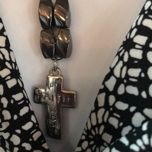 Magnetic Jewelry is sometimes prescribed for pain - Picture 3 of 6